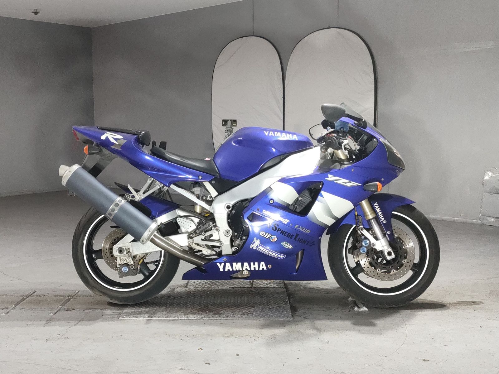 Yamaha YZF-R1
