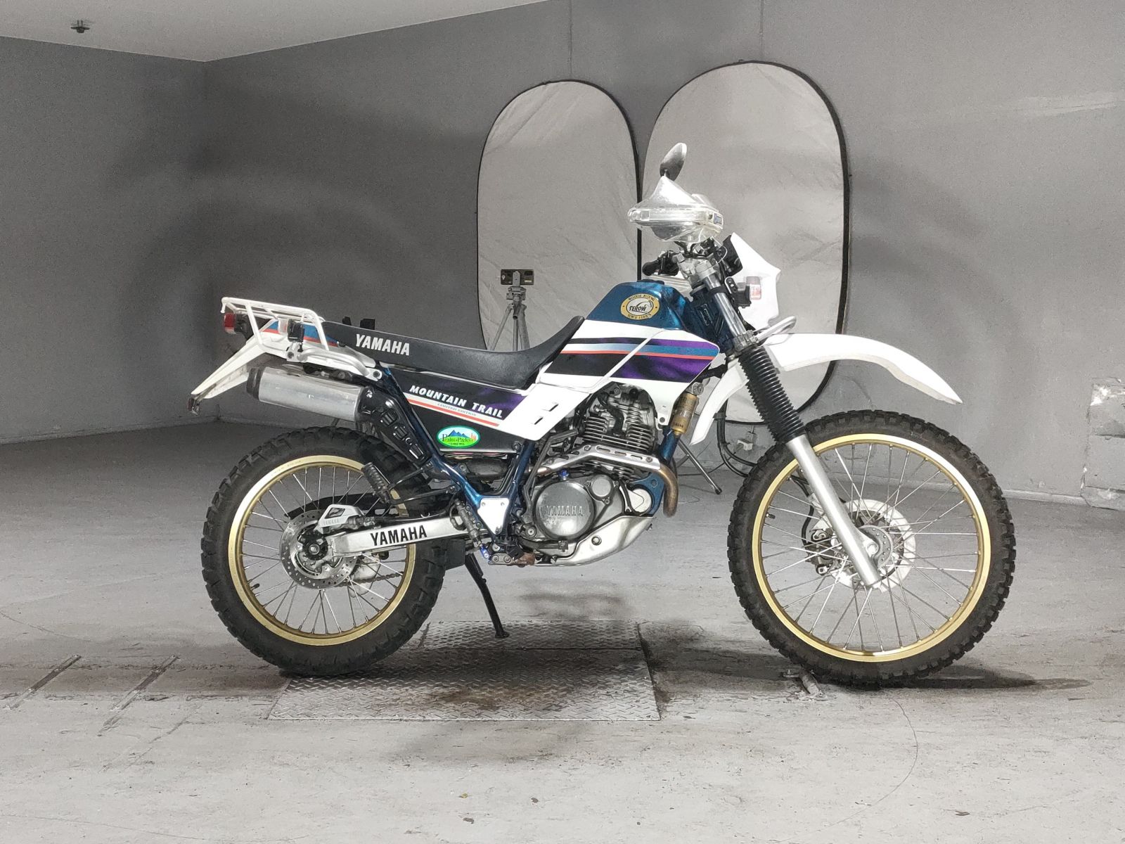 Yamaha SEROW 225W