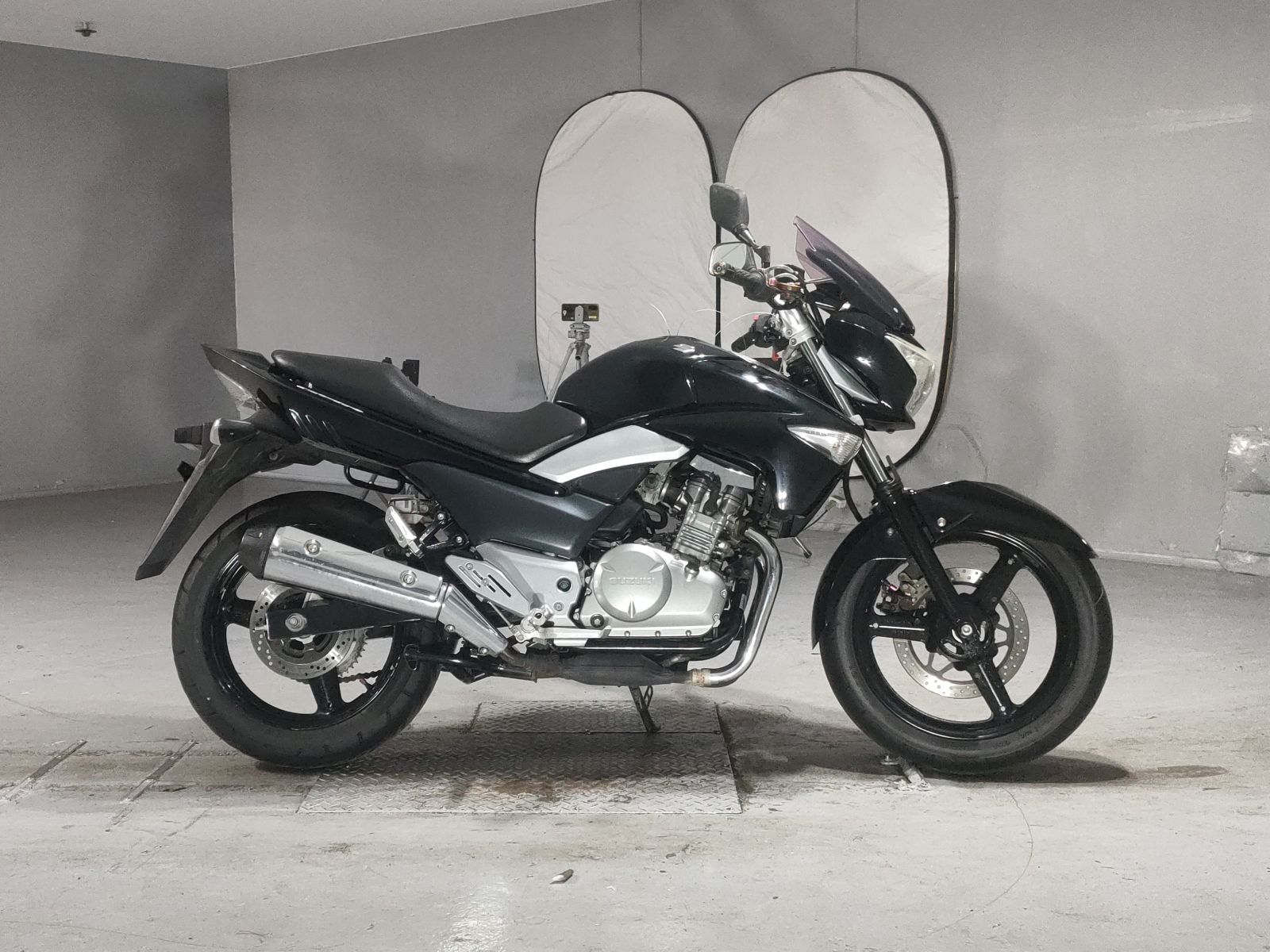 Suzuki GSR250