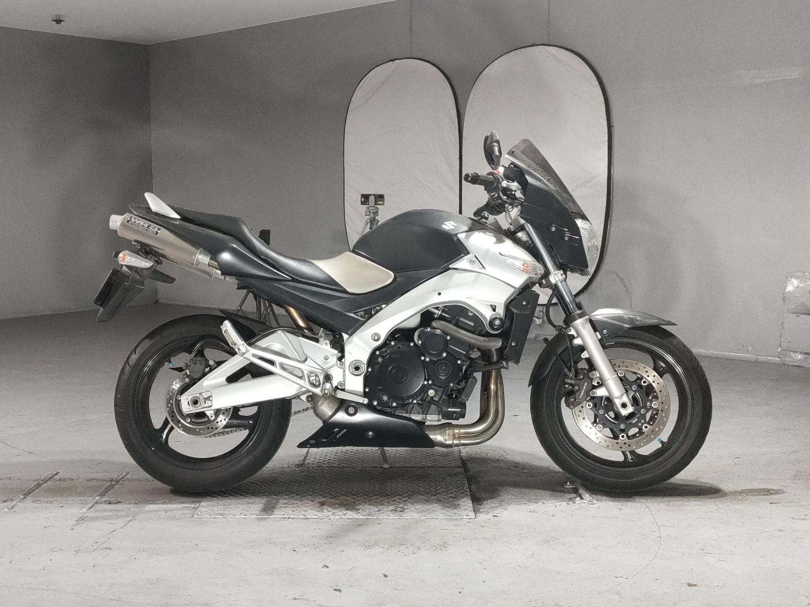 Suzuki GSR400