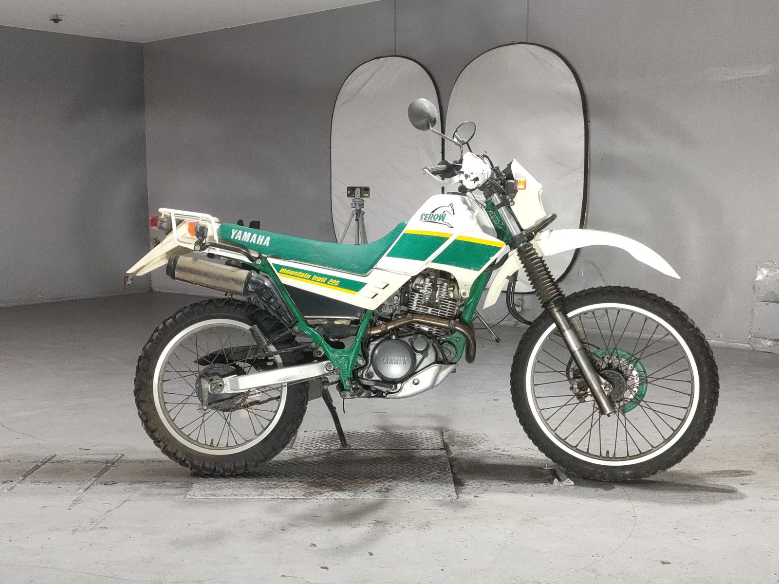 Yamaha SEROW 225