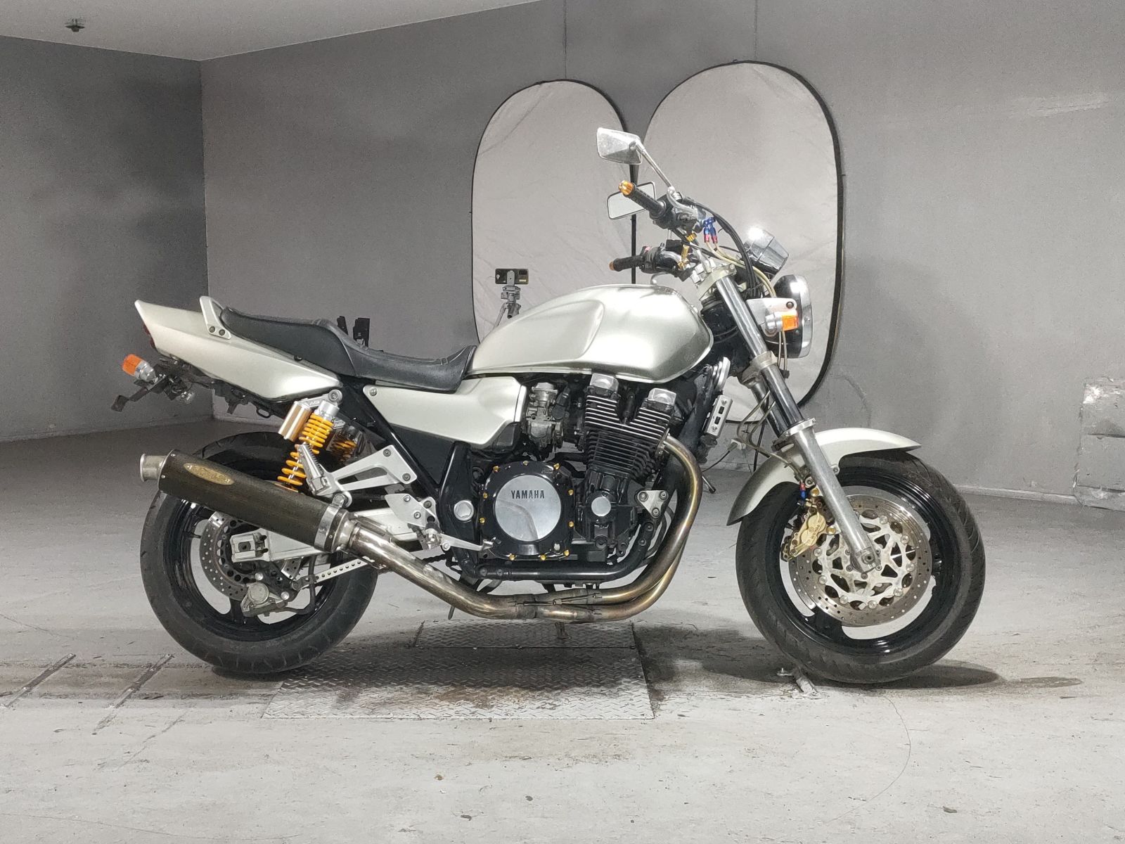 Yamaha XJR1200