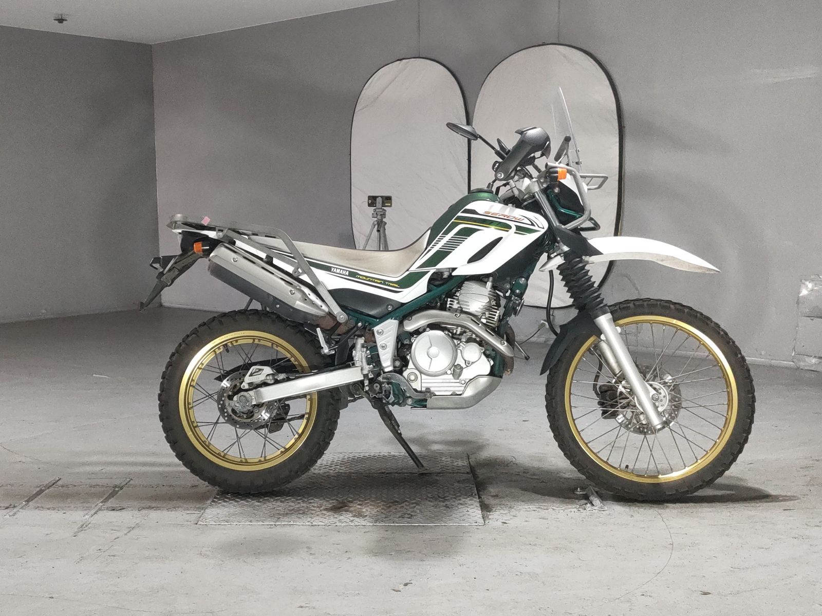 Yamaha SEROW 250