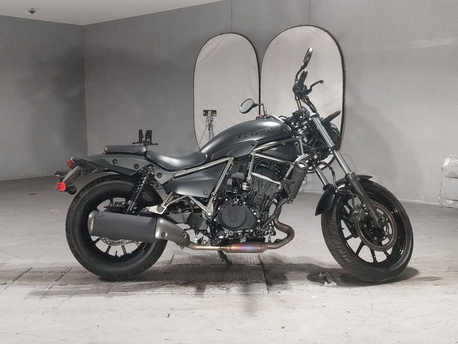 Kawasaki ELIMINATOR 400-1
