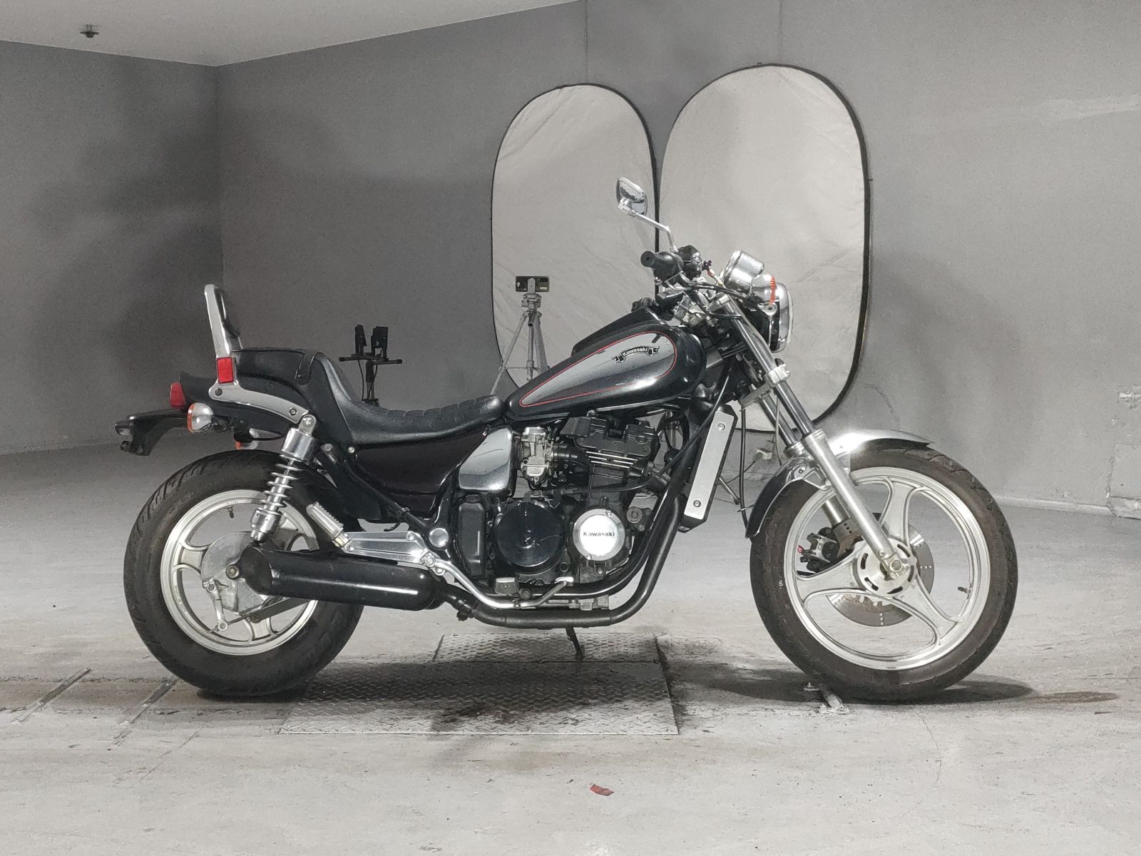 Kawasaki ELIMINATOR 400-1