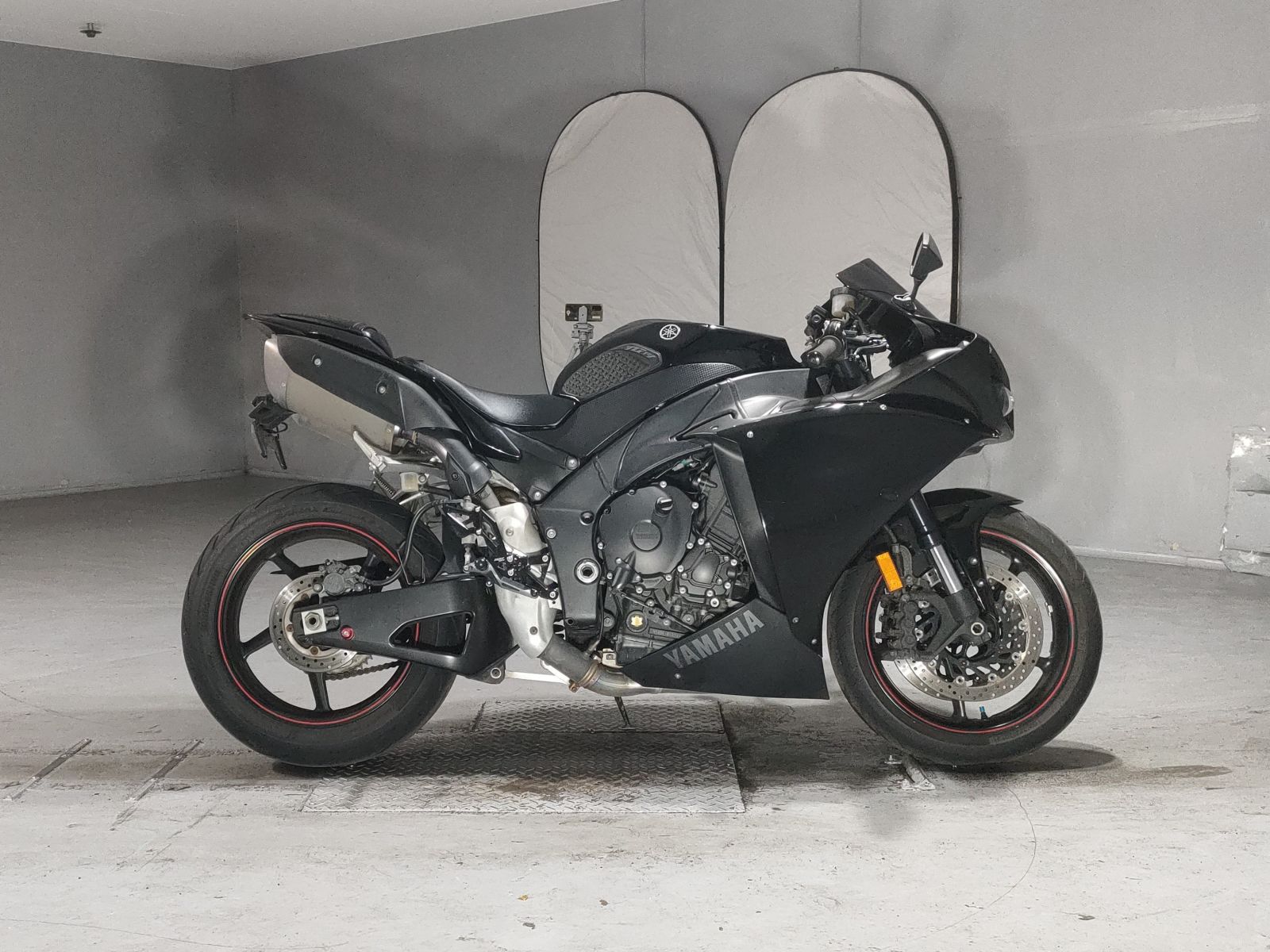 Yamaha YZF-R1