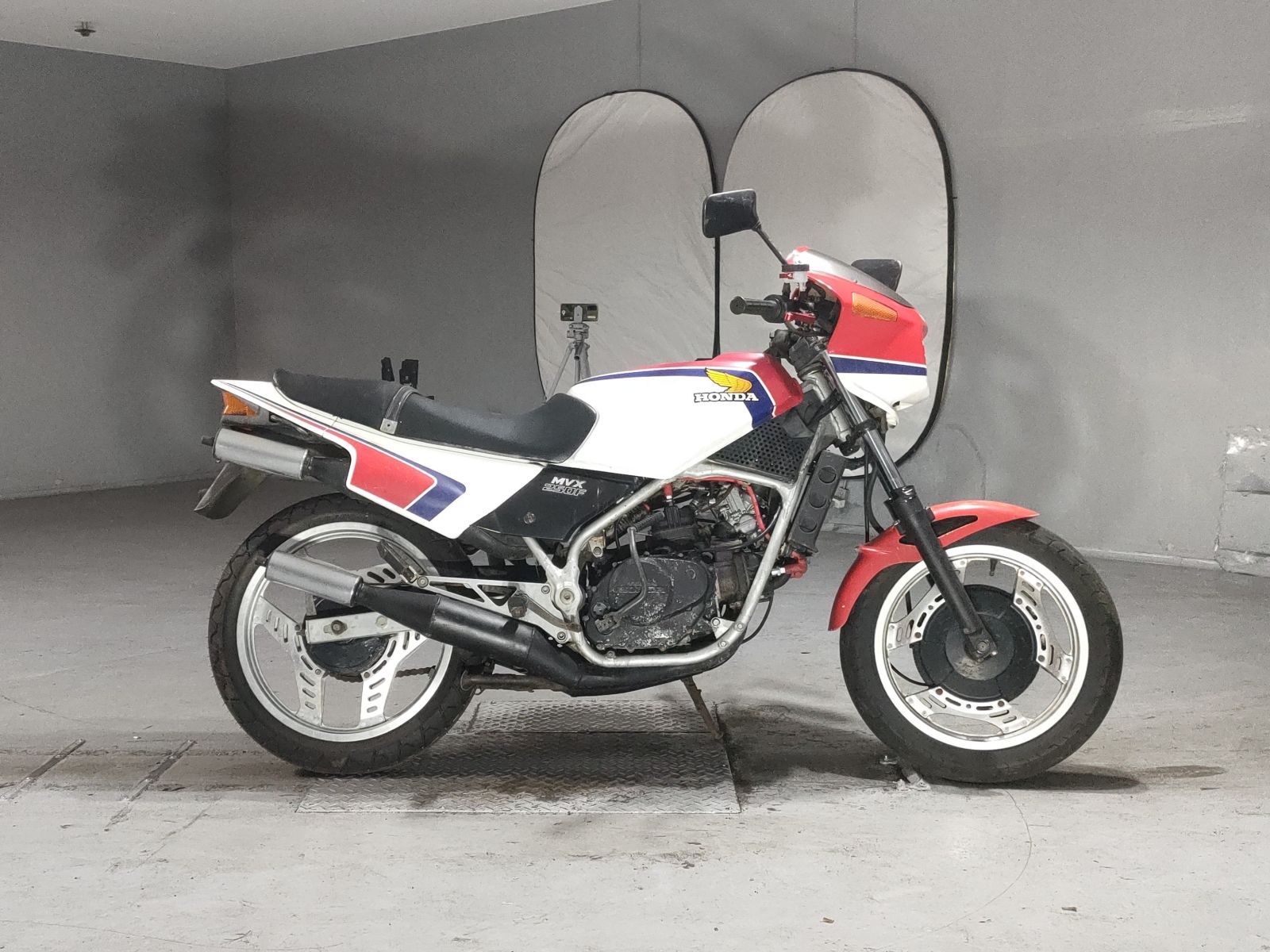Honda MVX250F