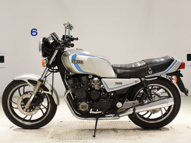 Yamaha XJ750E