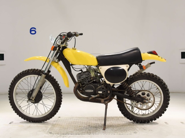 Suzuki RM125