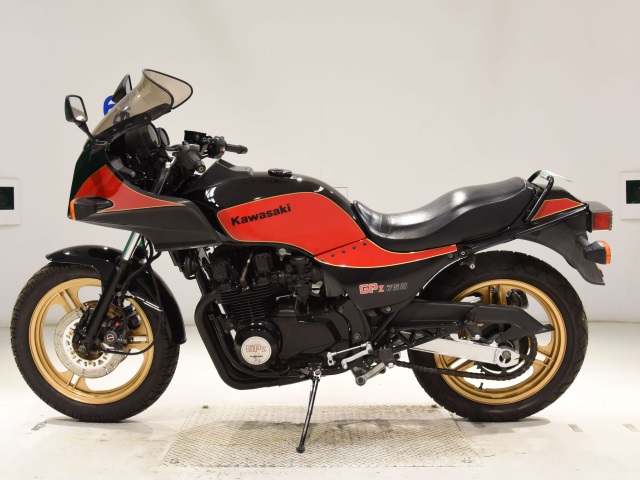 Kawasaki GPZ750