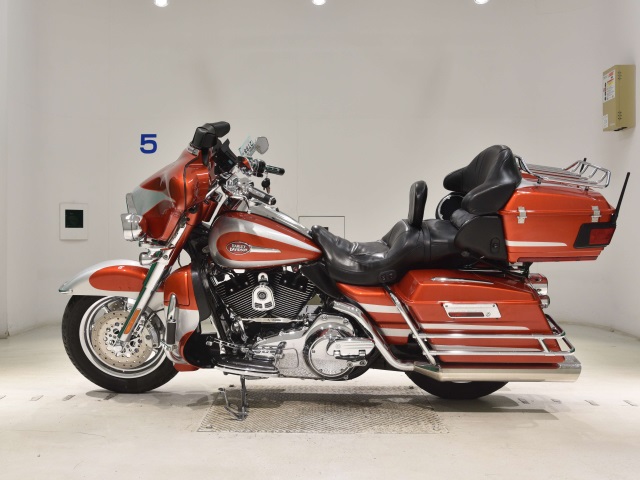 Harley-Davidson HARLEY FLHTCU1580CVO