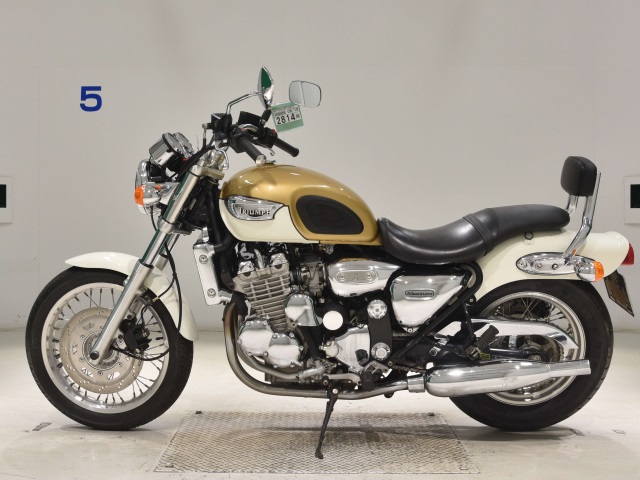 Triumph TRIUMPH ADVENTURE