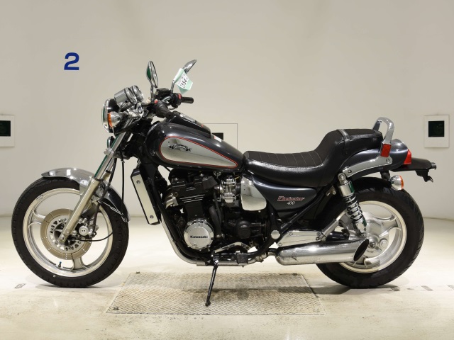Kawasaki ELIMINATOR 400-1
