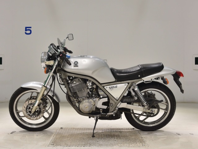 Yamaha SRX600-1