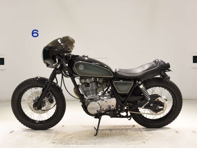 Yamaha SR400-3