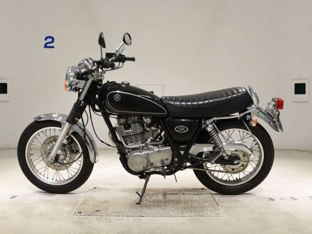 Yamaha SR400-3
