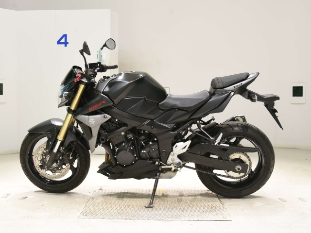 Suzuki GSR750A
