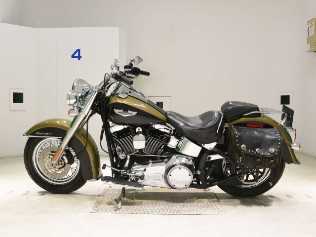 Harley-Davidson HARLEY FLSTN1580