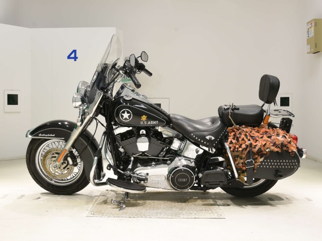 Harley-Davidson HARLEY FLSTC1580