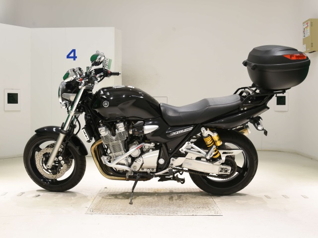 Yamaha XJR1300-2