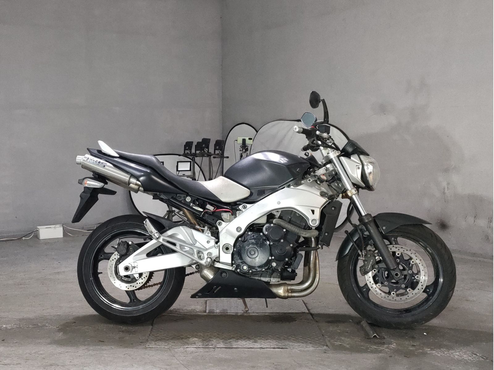 Suzuki GSR400