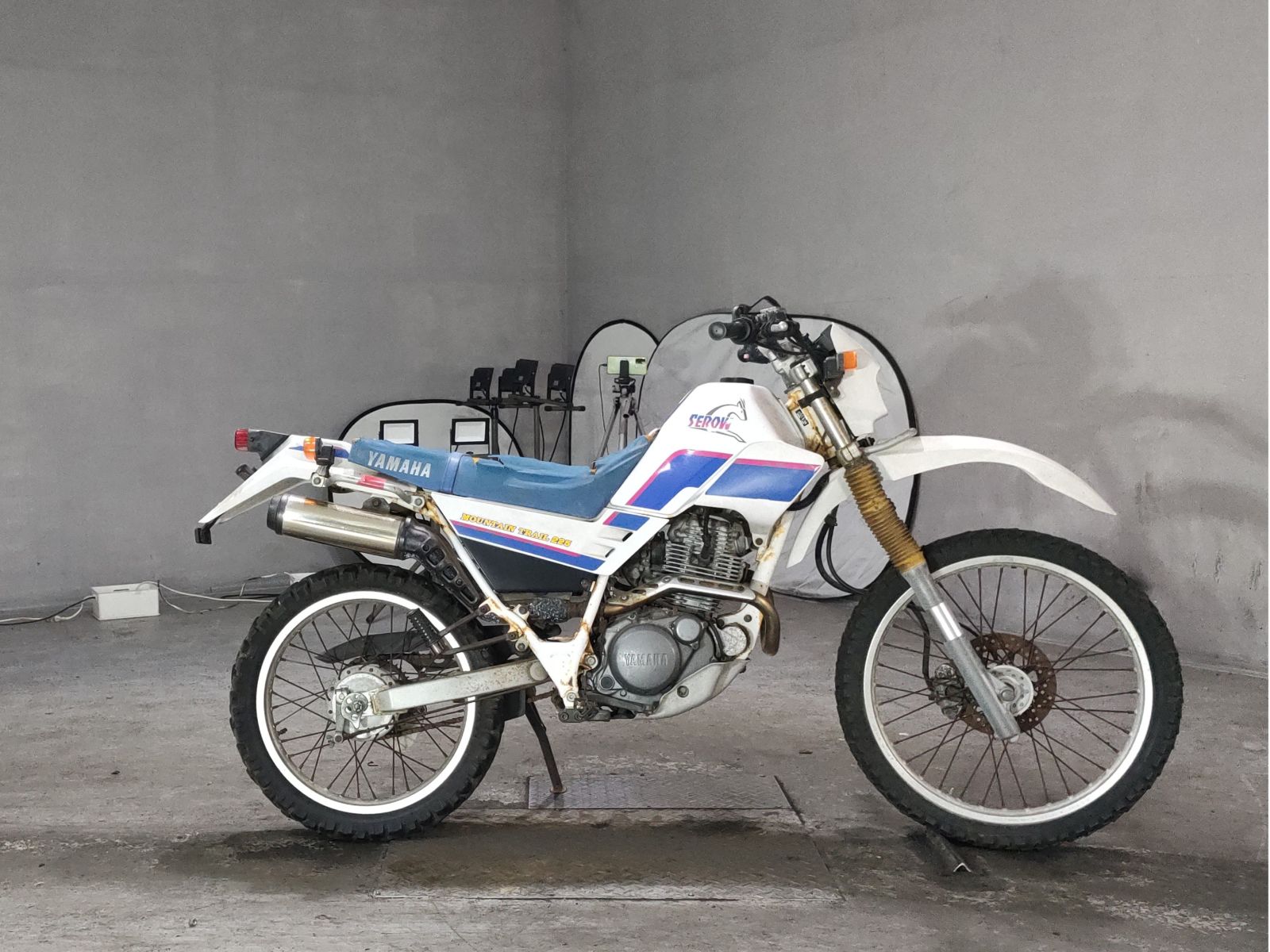 Yamaha SEROW 225