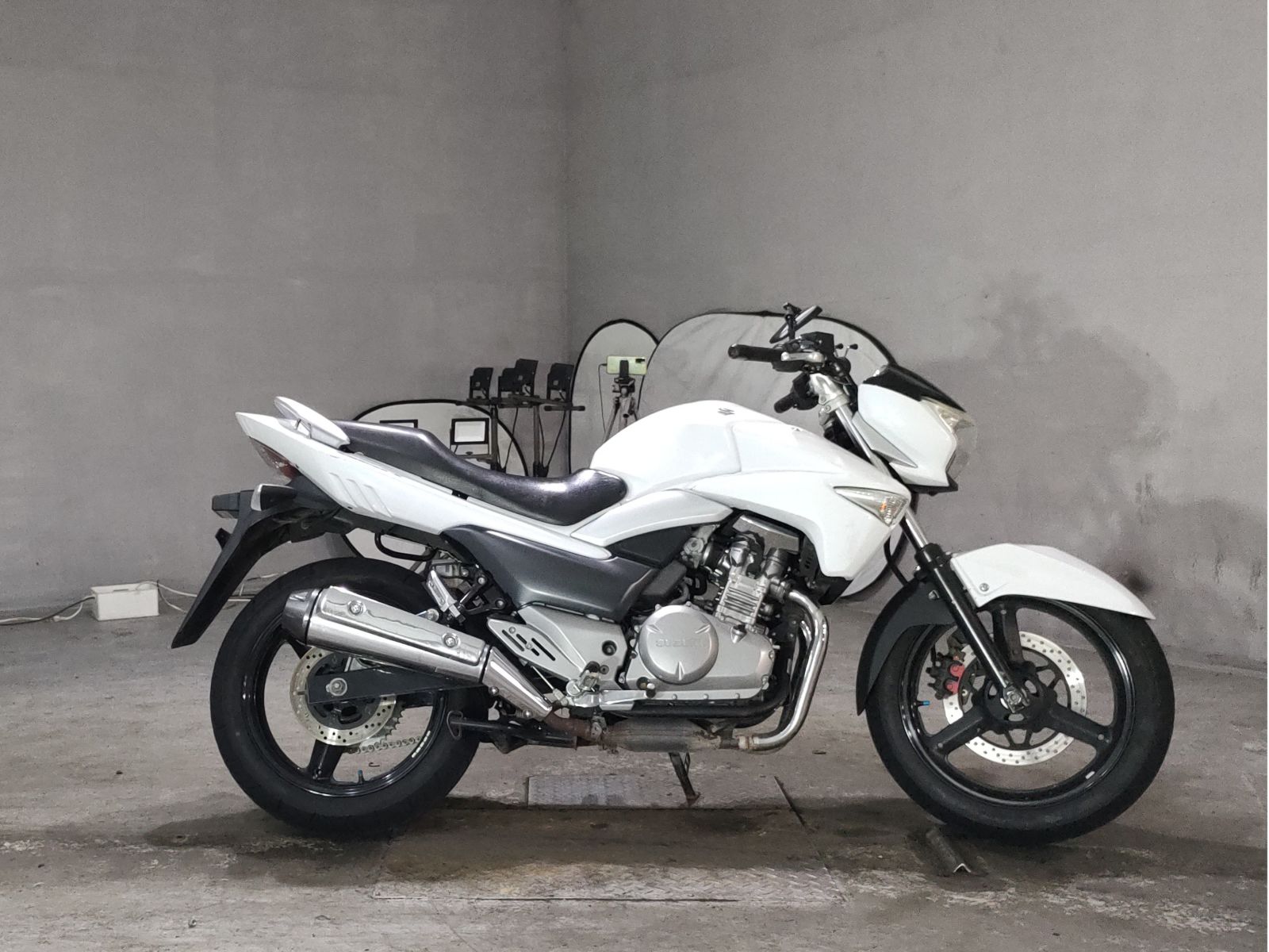 Suzuki GSR250