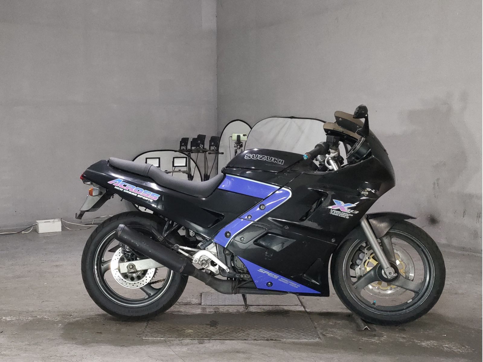 Suzuki ACROSS