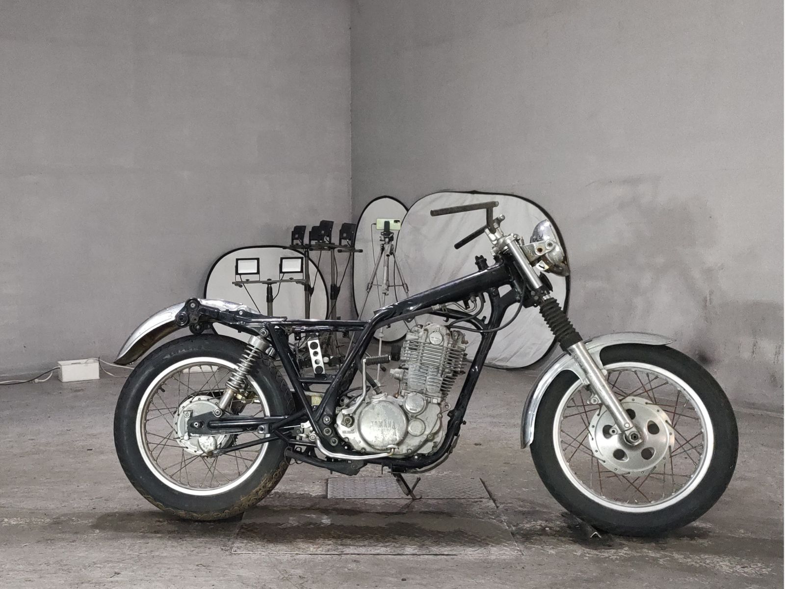 Yamaha SR400-1