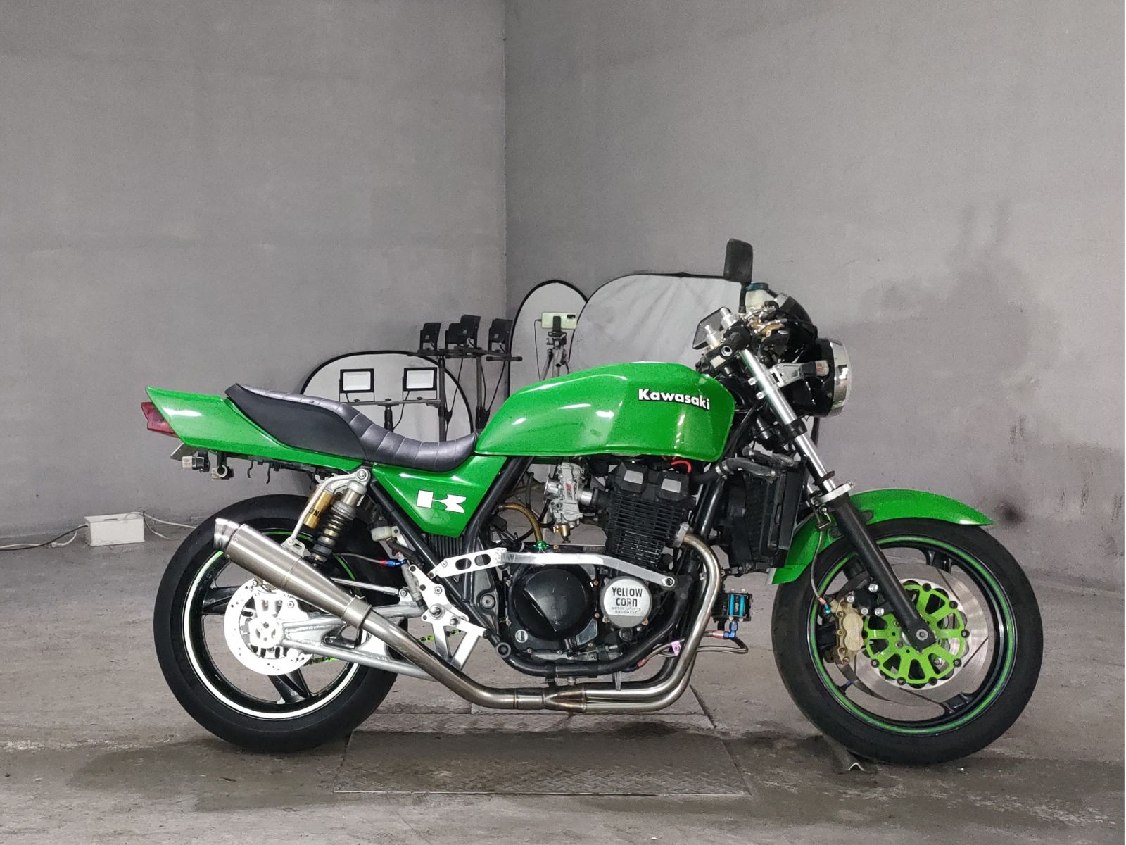 Kawasaki ZRX400