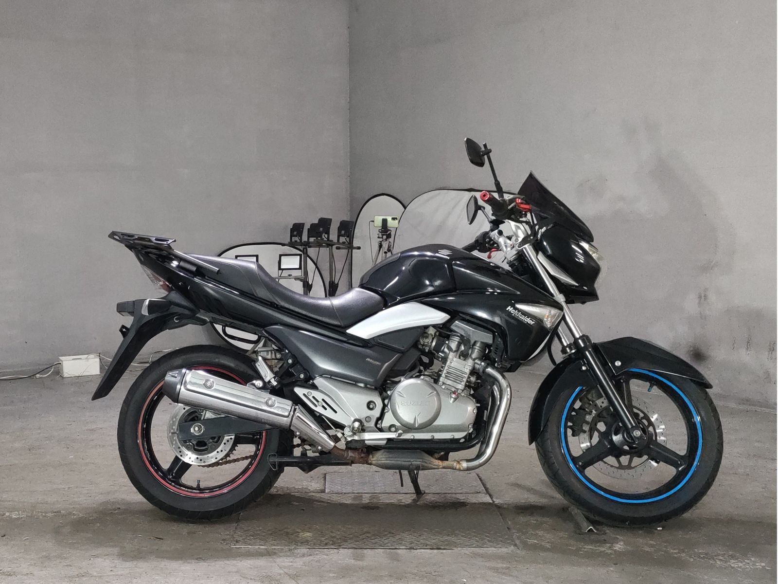 Suzuki GSR250