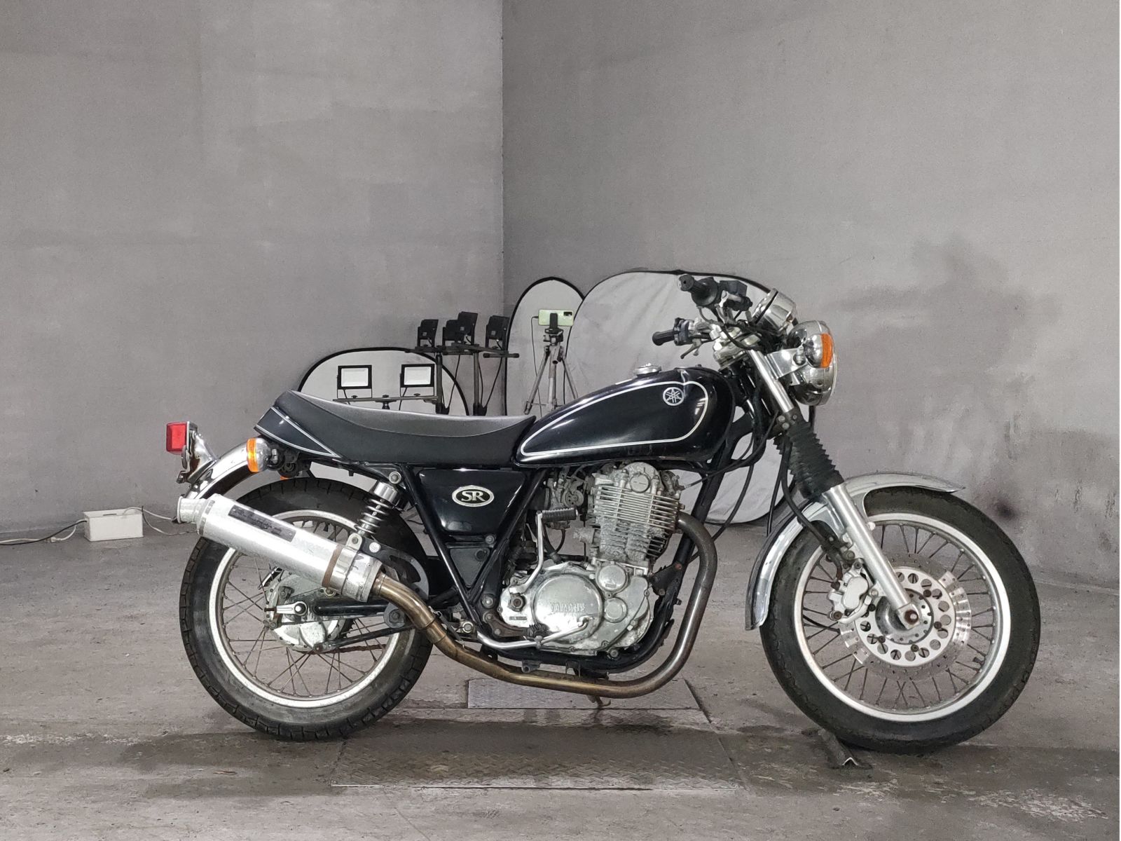 Yamaha SR400-1