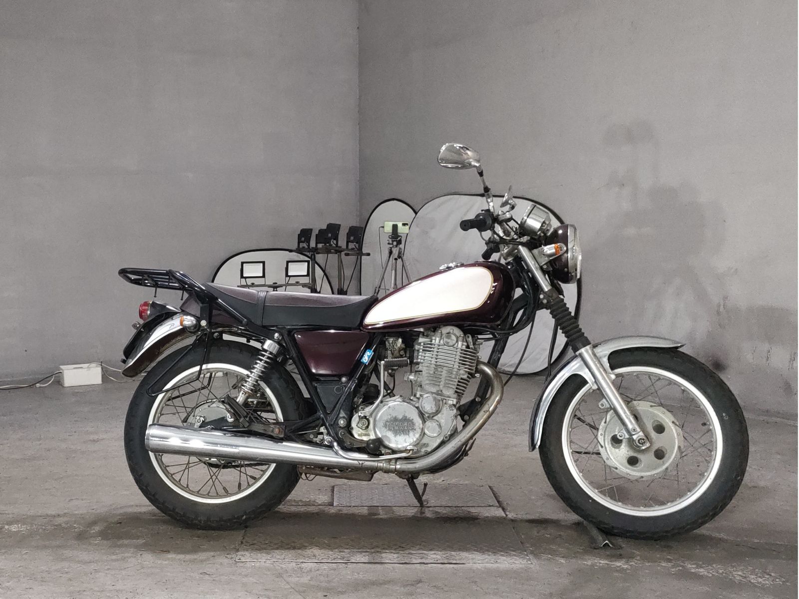 Yamaha SR400-1