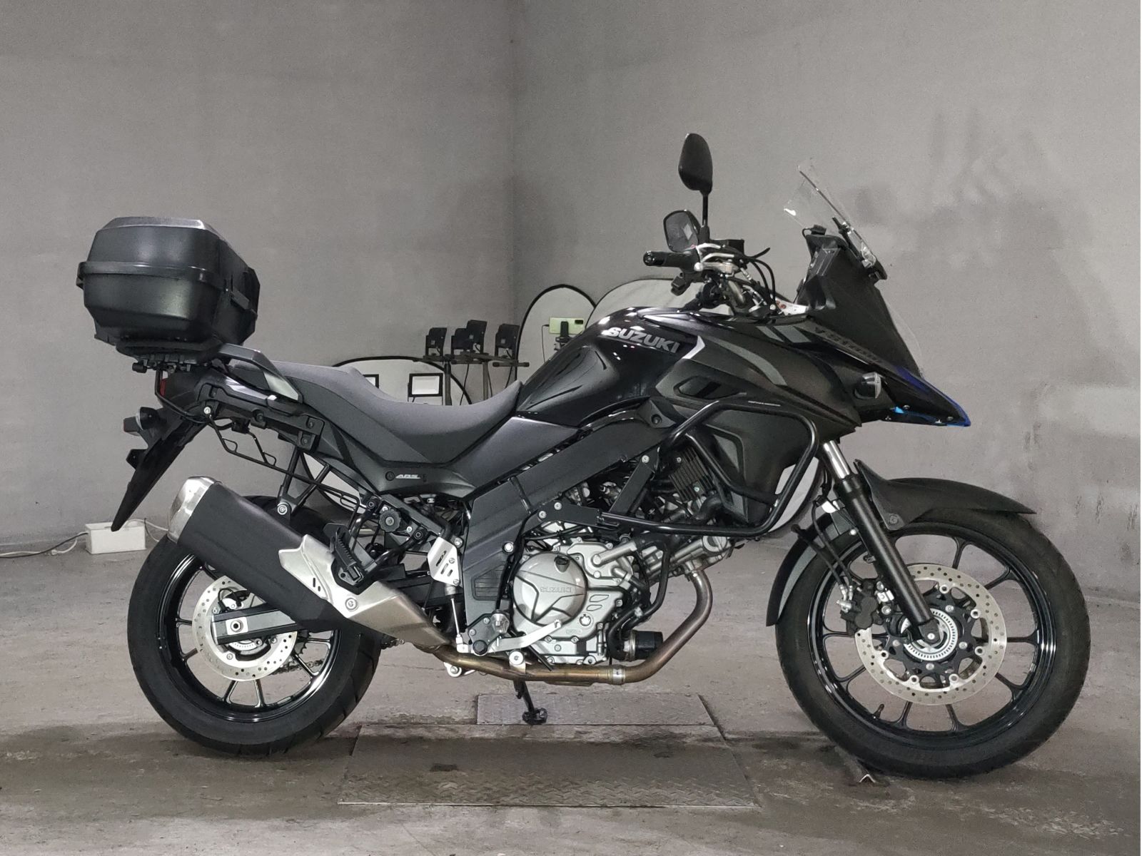 Suzuki V STROM650