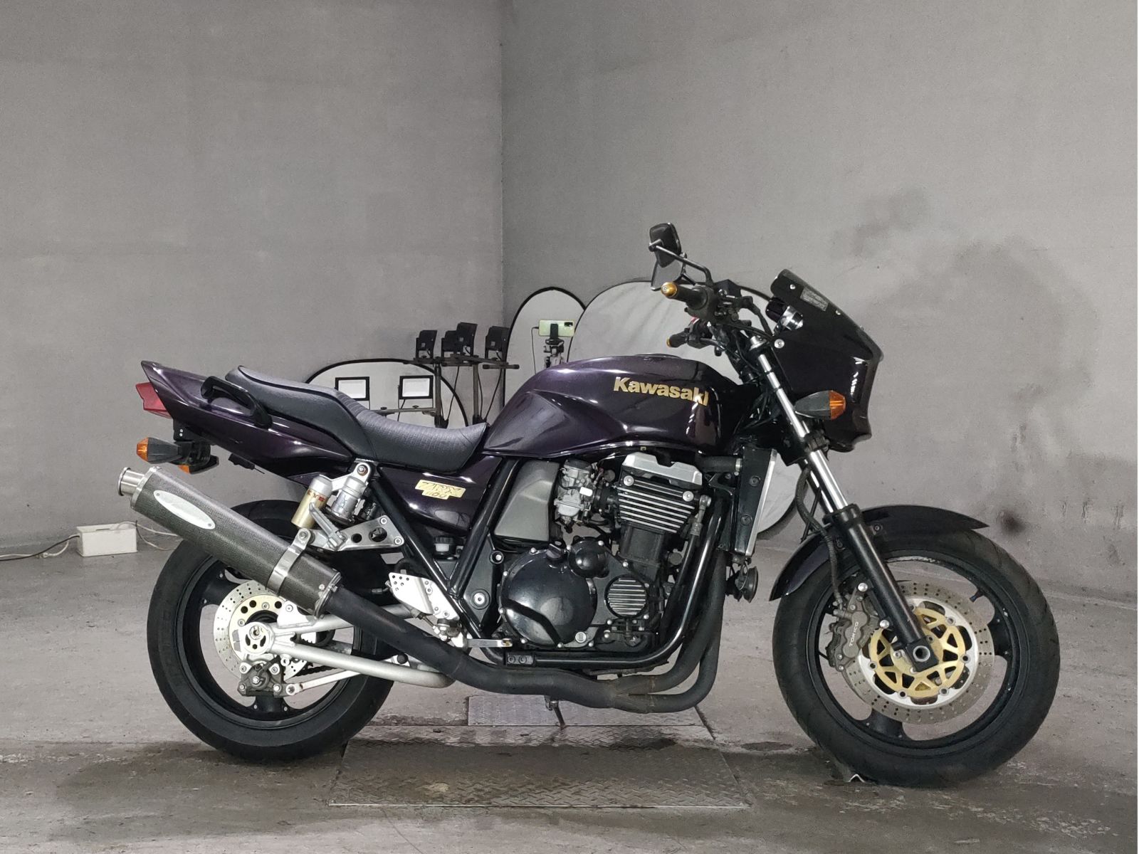 Kawasaki ZRX1100