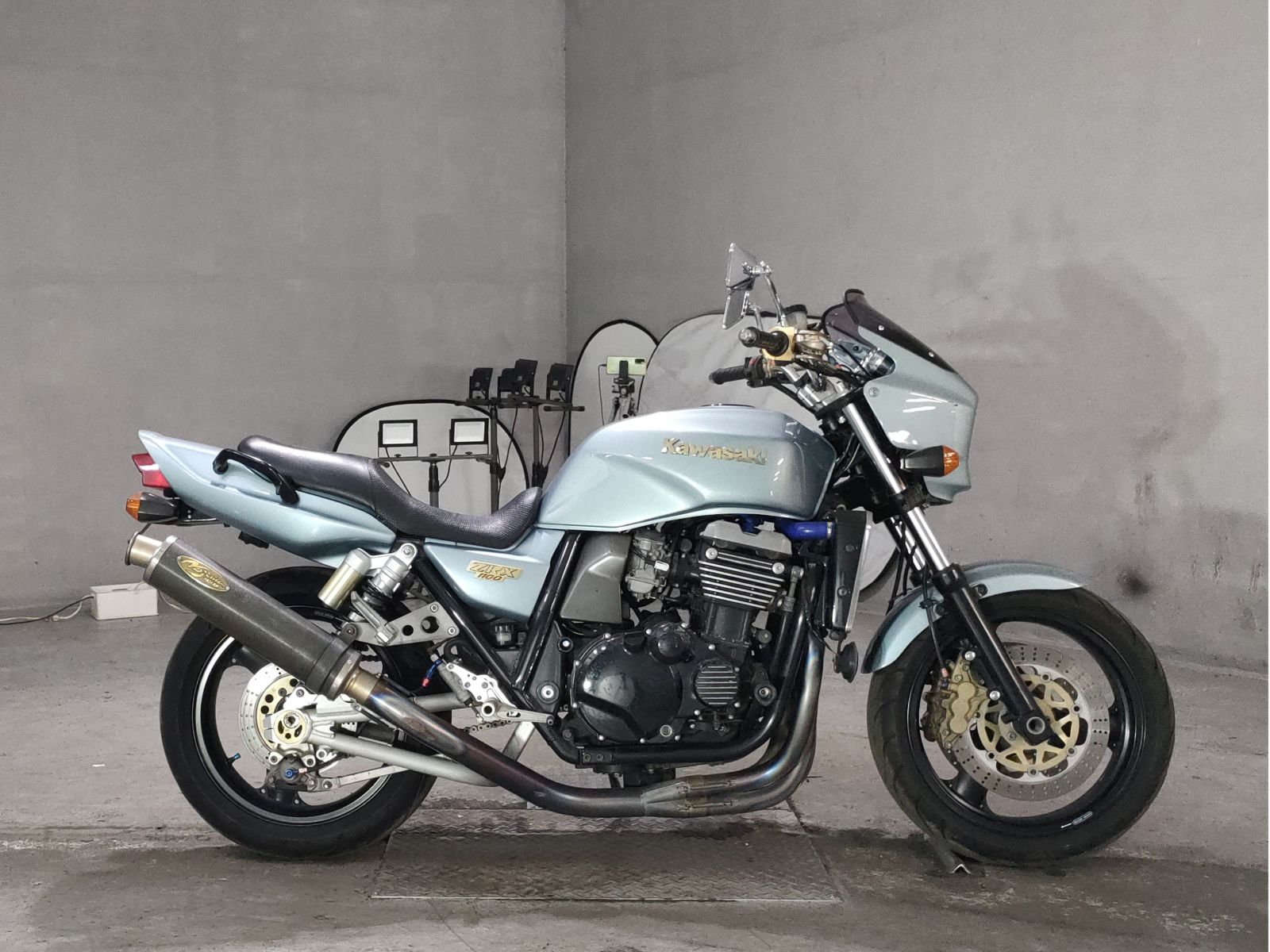 Kawasaki ZRX1100