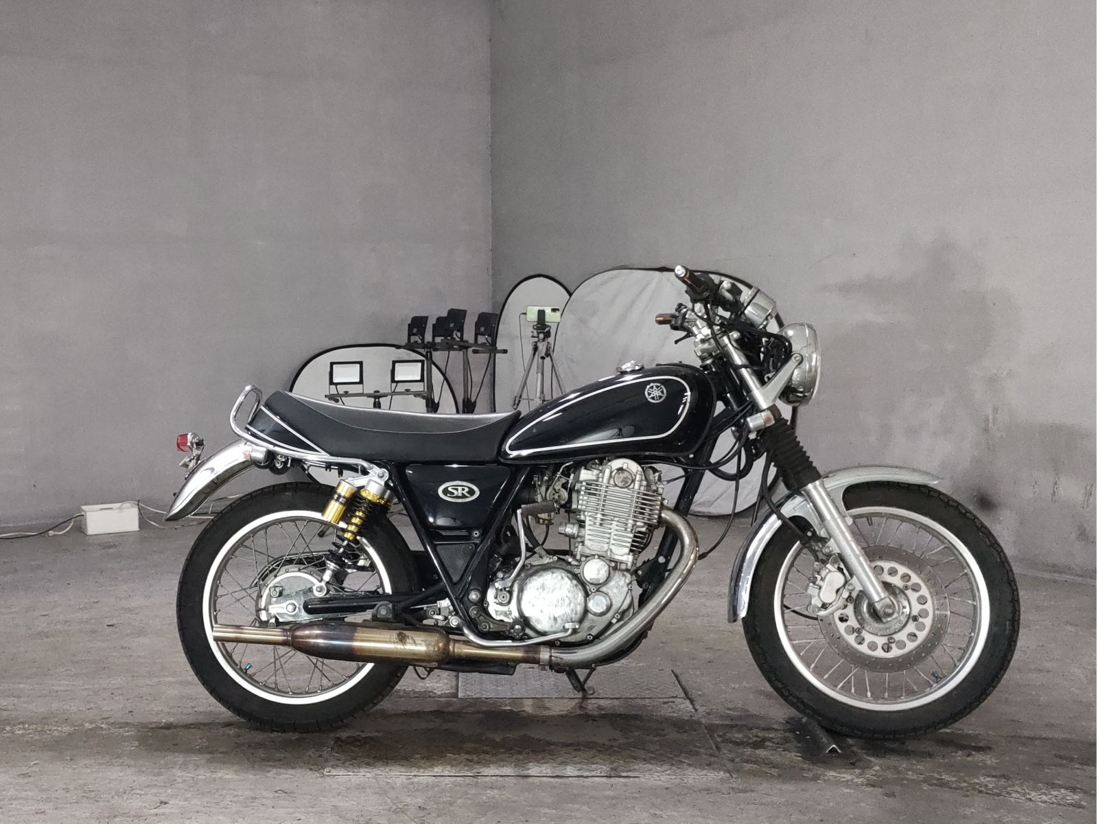 Yamaha SR400-1