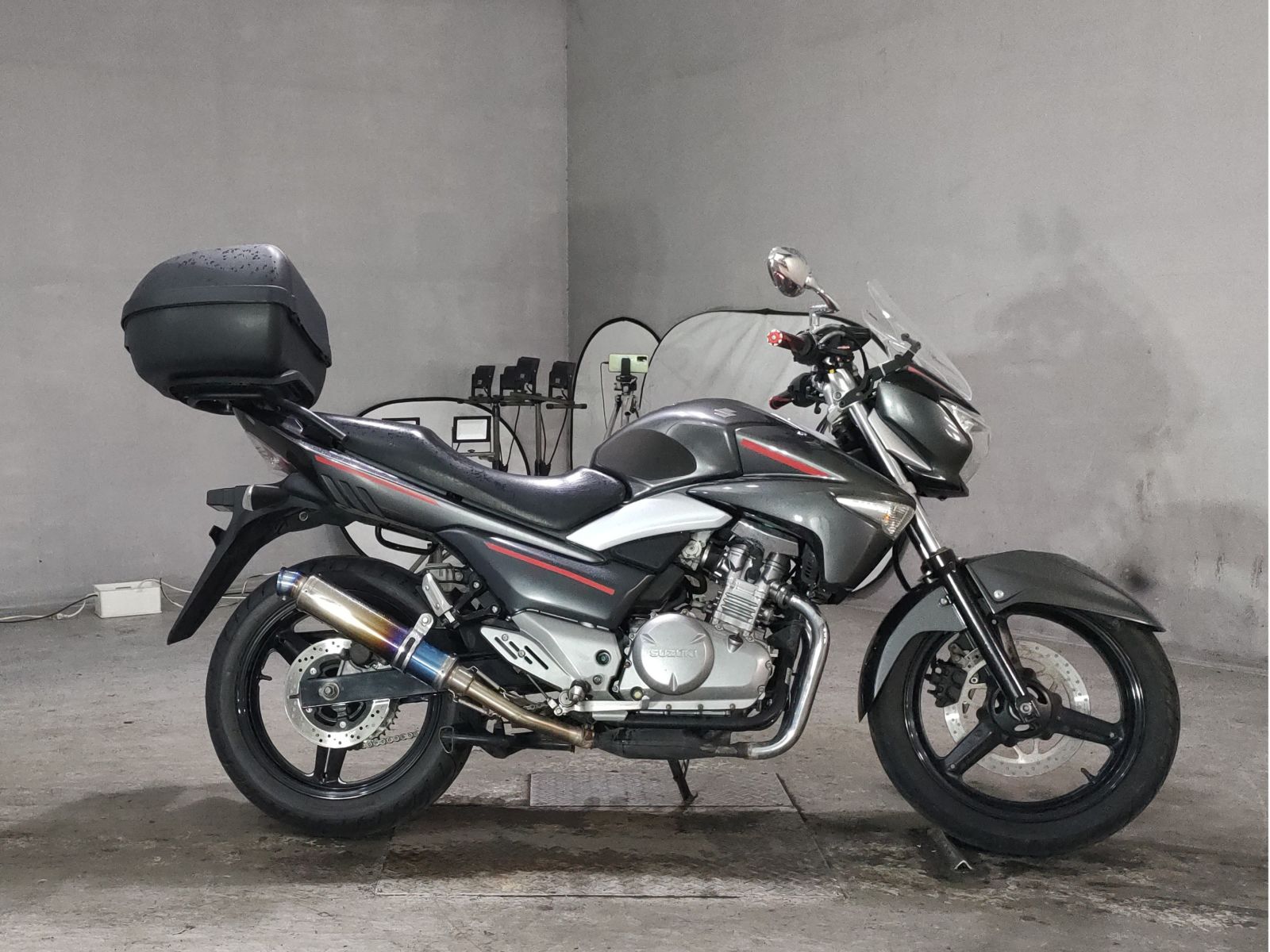 Suzuki GSR250
