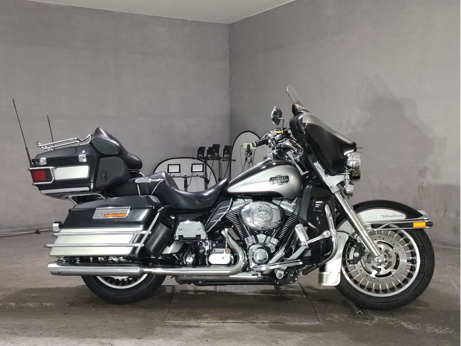 Harley-Davidson HARLEY FLHTCU1580