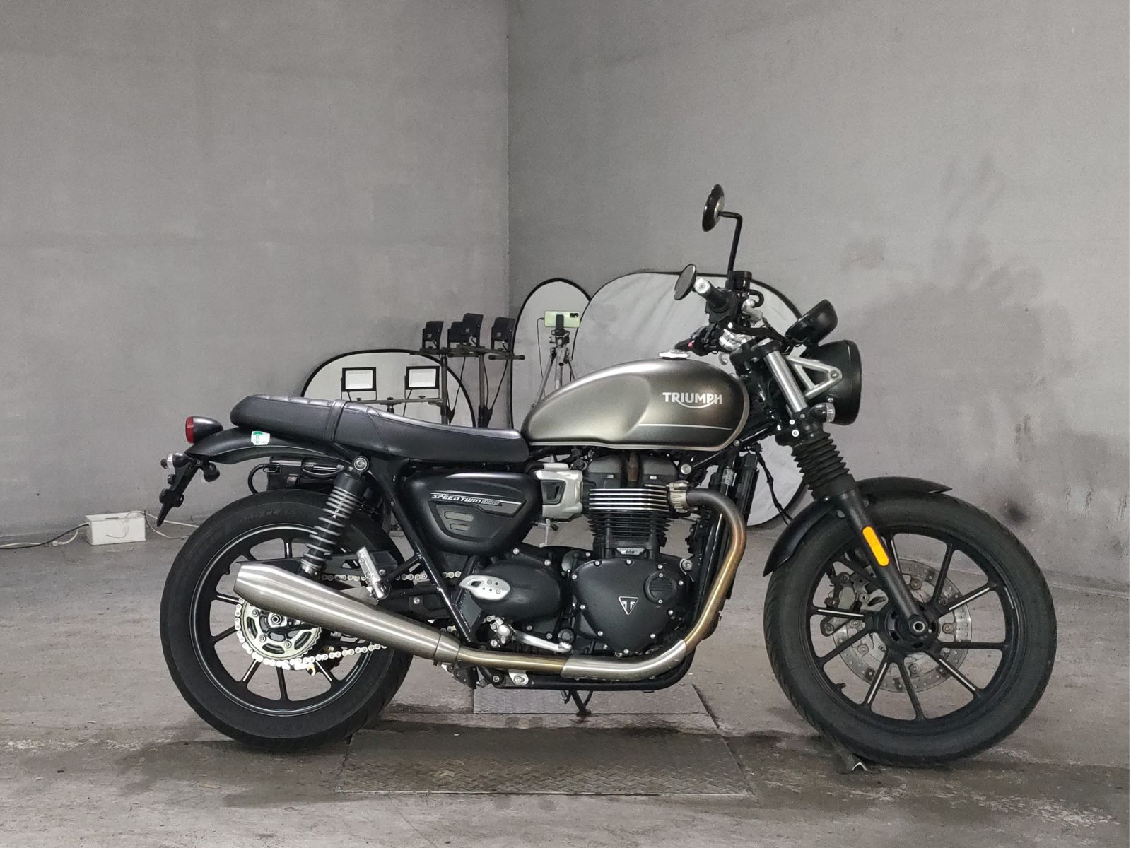 OTHER TRIUMPH SPEED TWIN 900