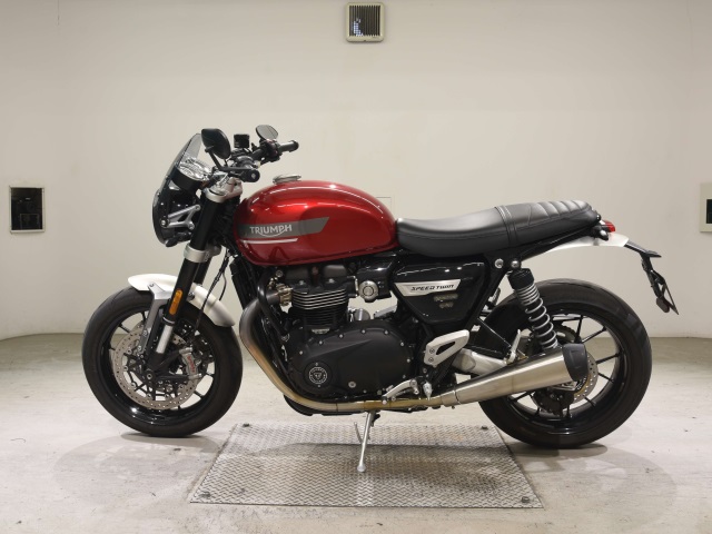 OTHER TRIUMPH SPEED TWIN