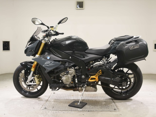 BMW BMW S1000R