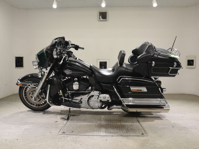 Harley-Davidson HARLEY FLHTCU1580