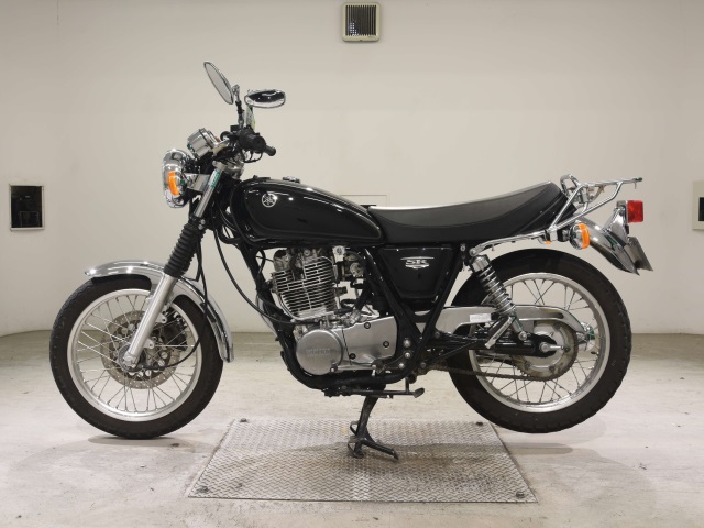 Yamaha SR400-4
