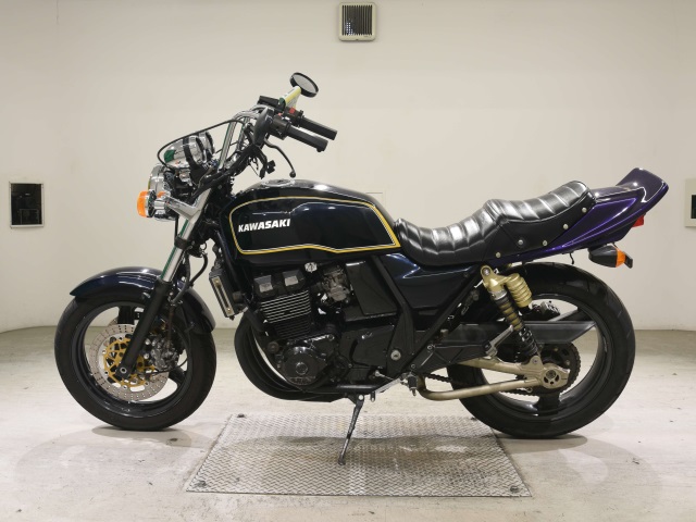 Kawasaki ZRX400