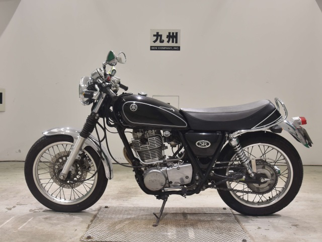 Yamaha SR400-3