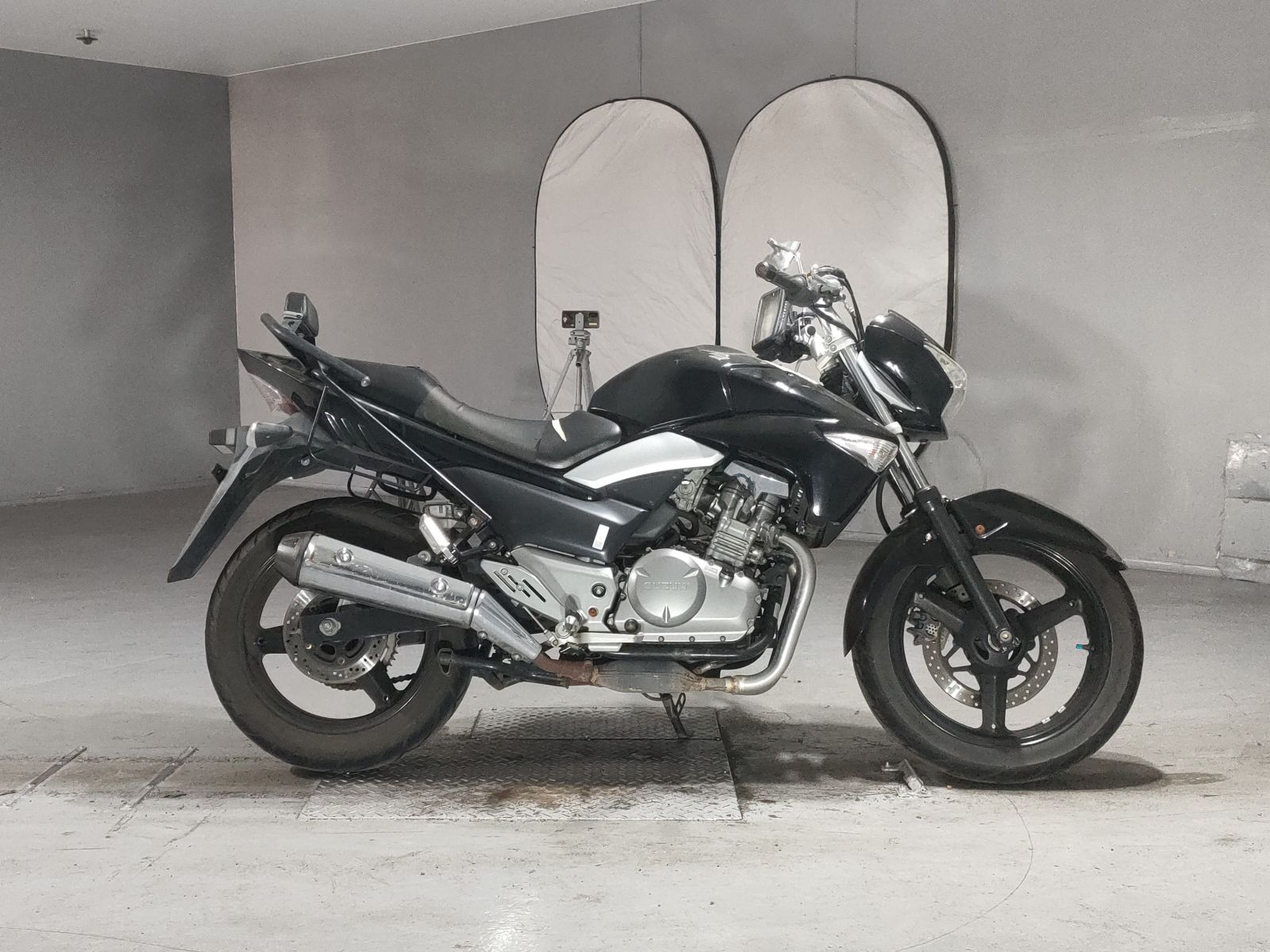 Suzuki GSR250