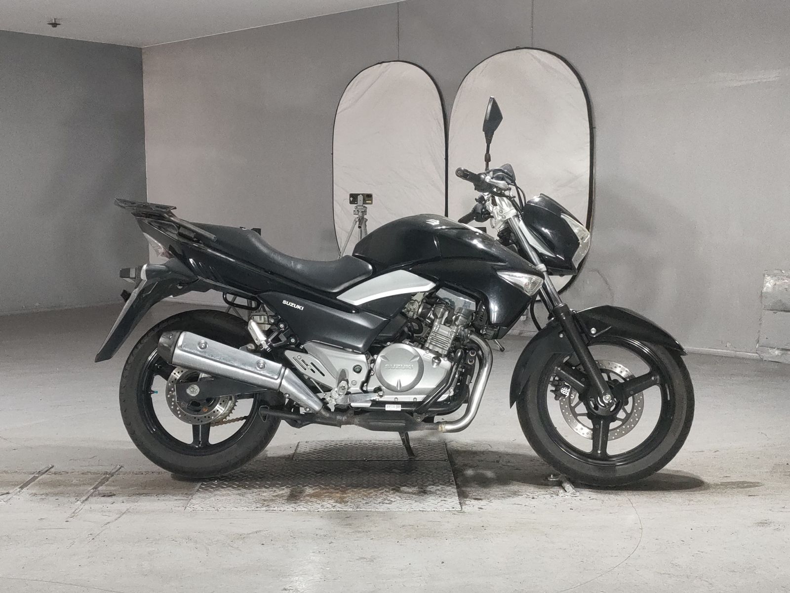 Suzuki GSR250