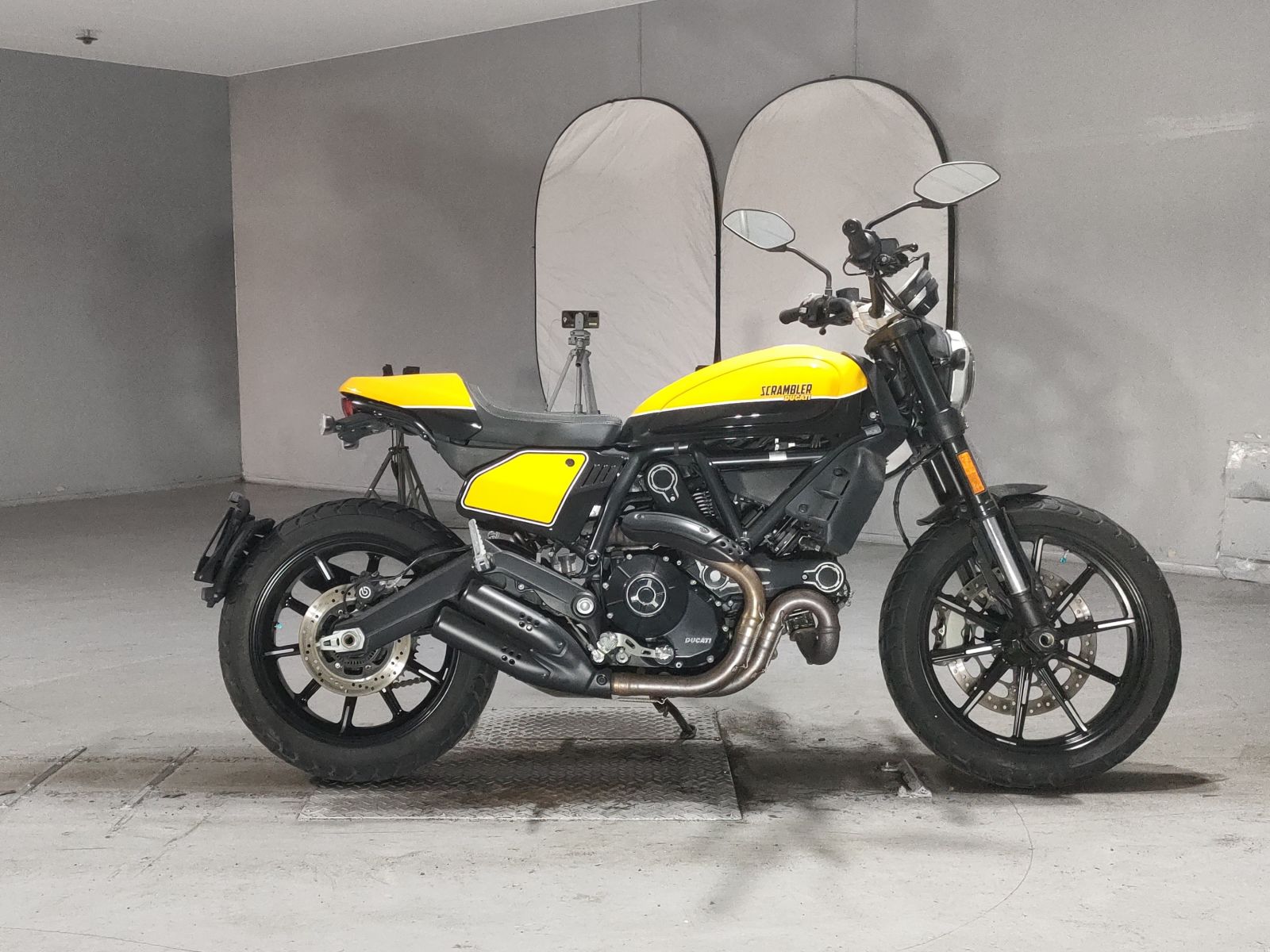 OTHER DUCATI SCRAMBLER FULL THROTTLE