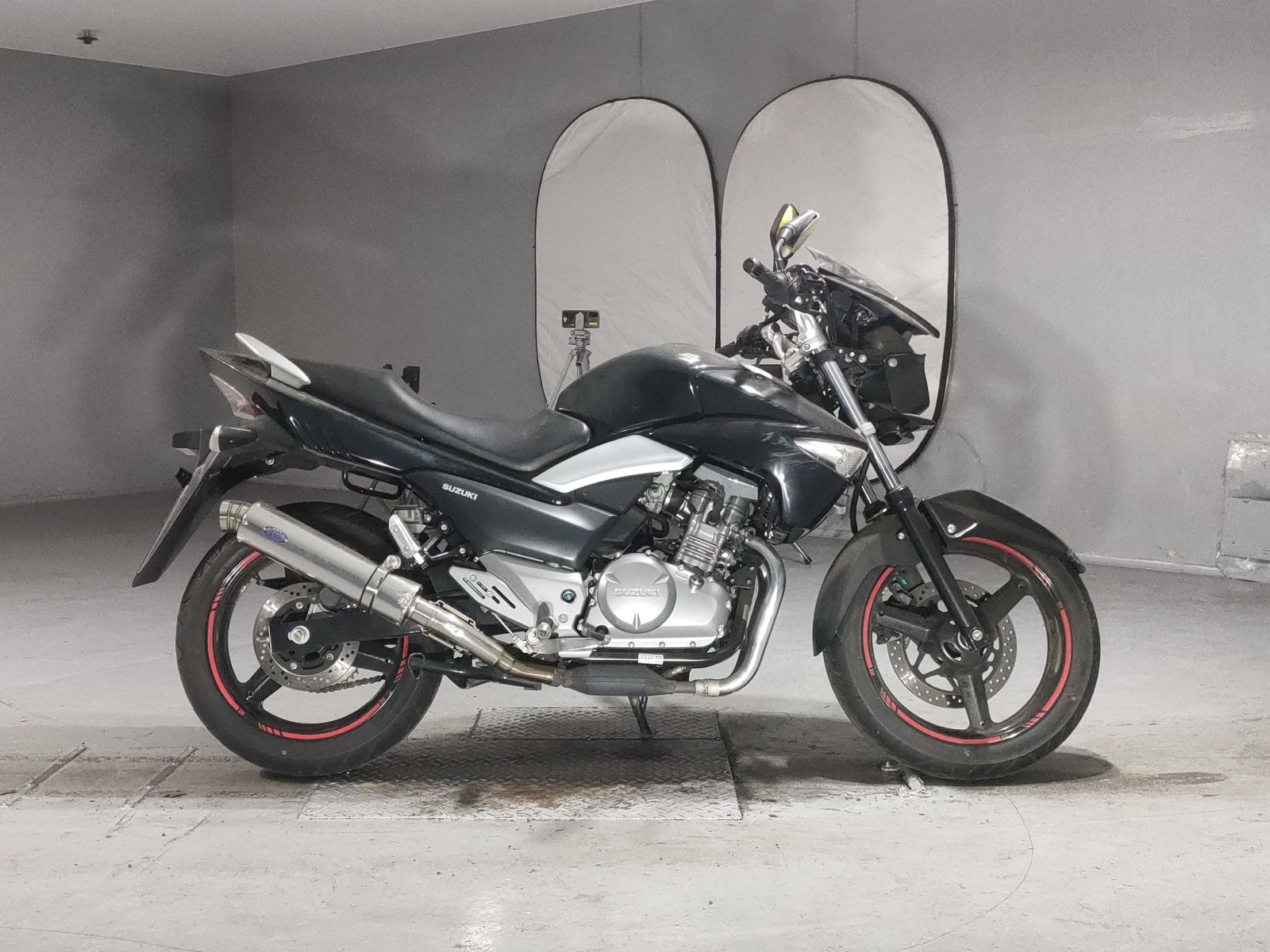 Suzuki GSR250